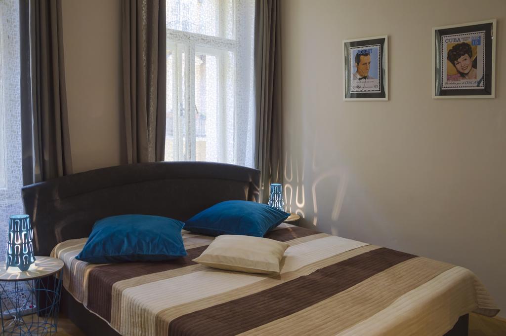 Modern Apartment Zlatnicka 8 Praag Buitenkant foto