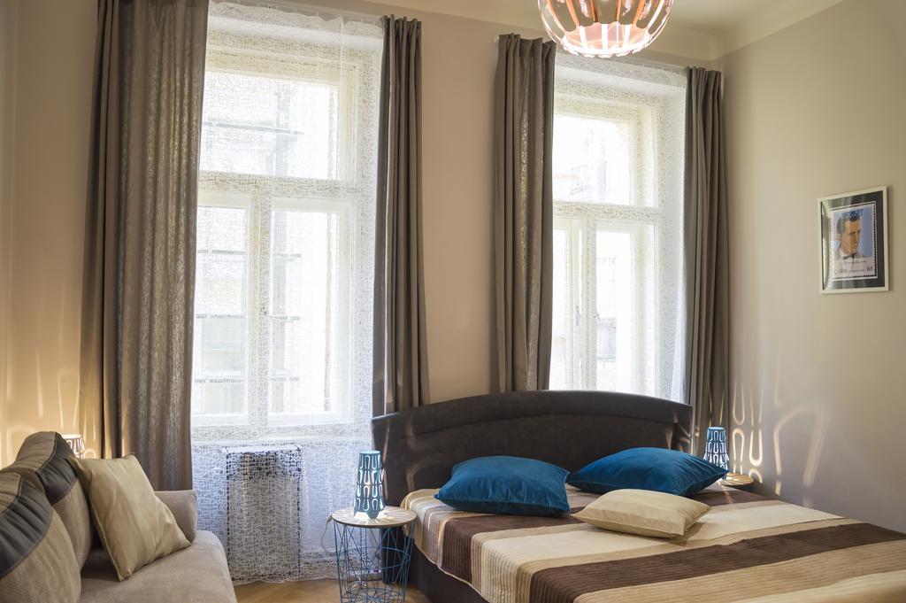 Modern Apartment Zlatnicka 8 Praag Buitenkant foto