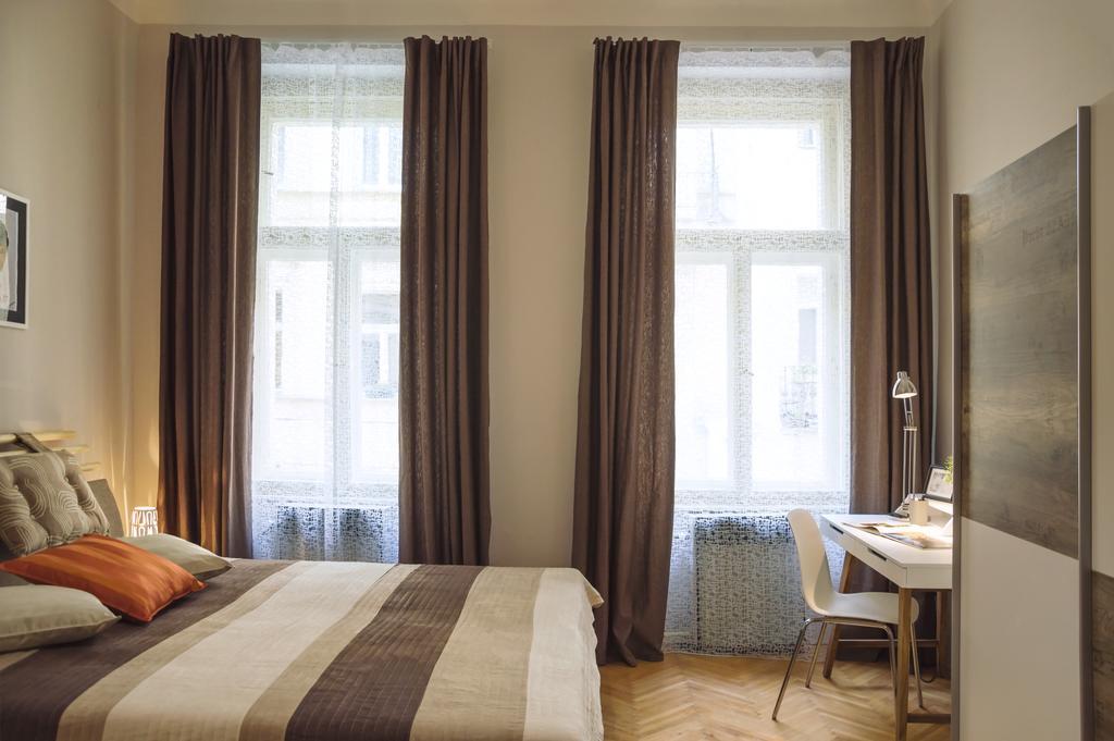 Modern Apartment Zlatnicka 8 Praag Buitenkant foto
